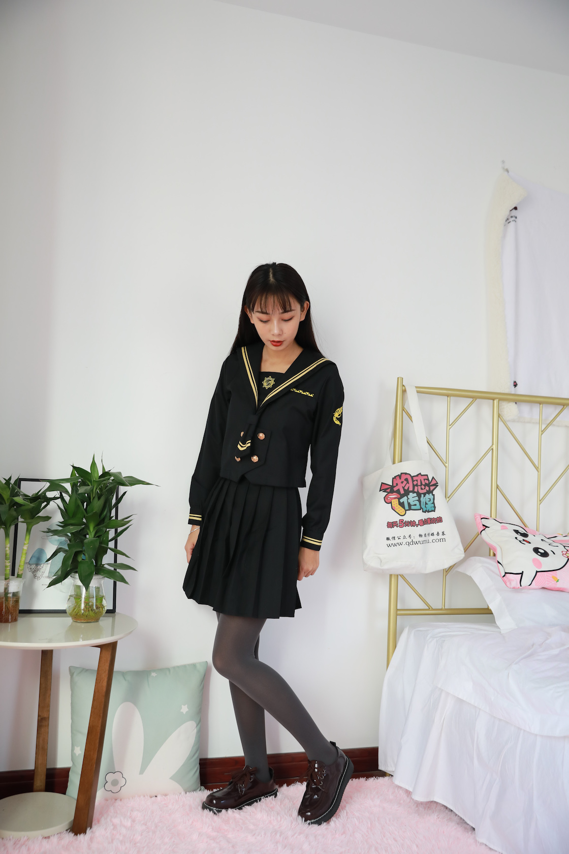 00025英语课本第702章课件.jpg
