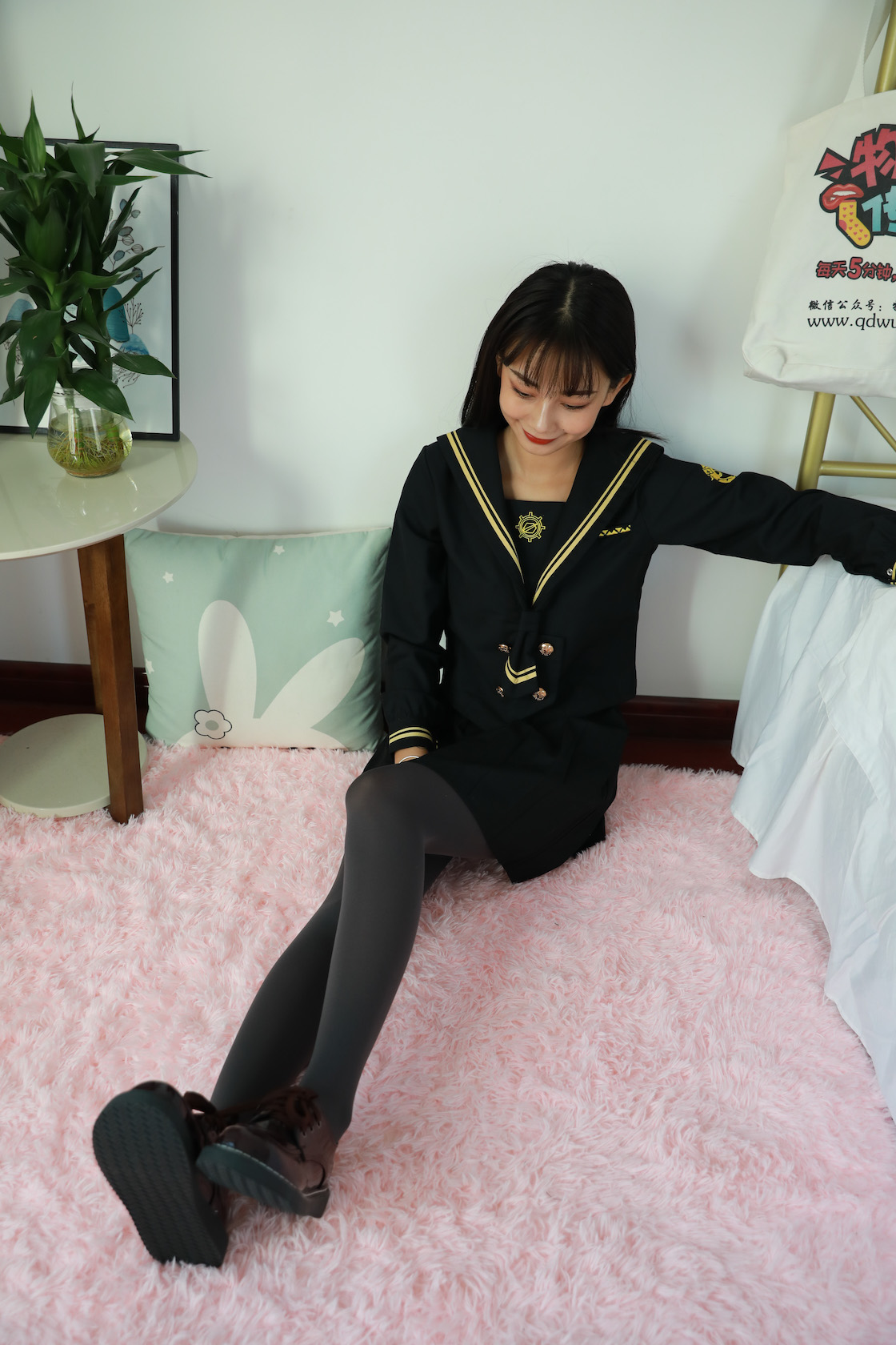 00041英语课本第702章课件.jpg