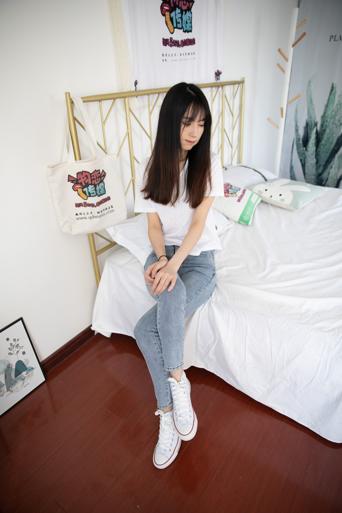 00027英语课本第703章课件.jpg