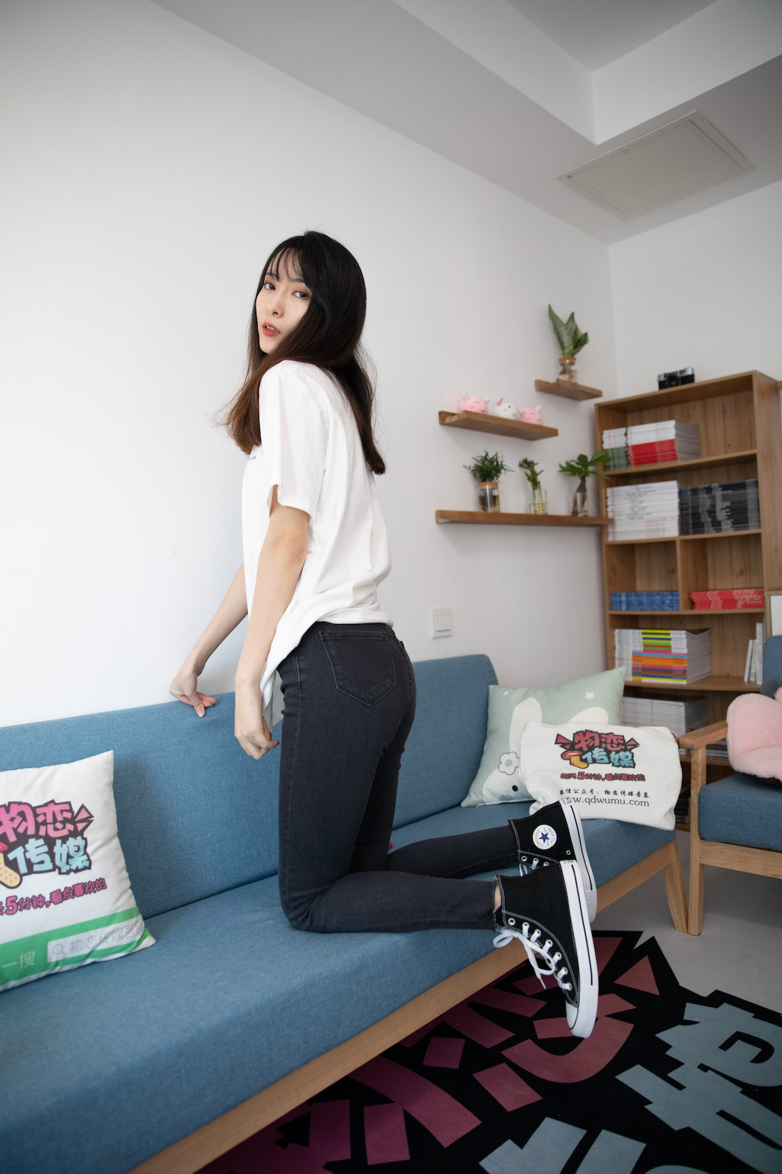 00028英语课本第593章课件.jpg