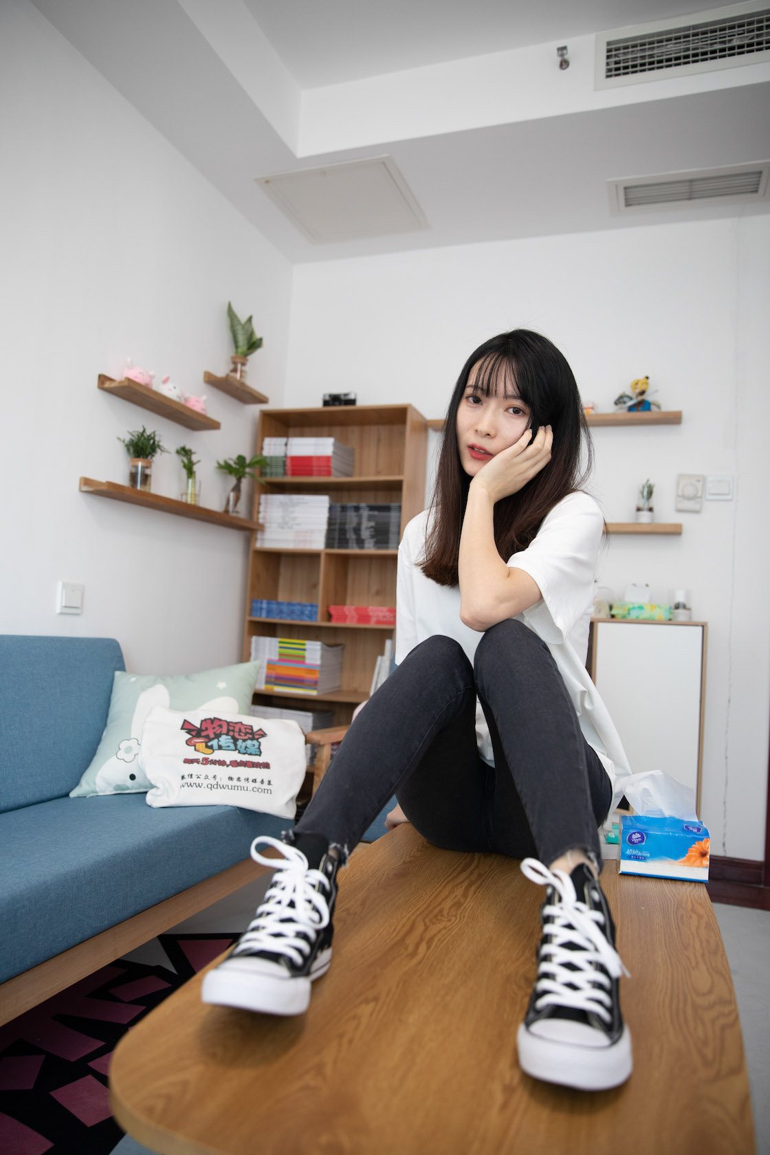 00049英语课本第593章课件.jpg