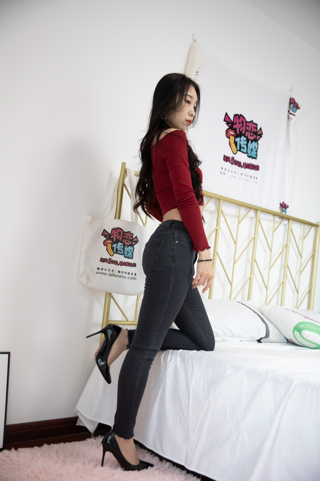 00023英语课本第704章课件.jpg
