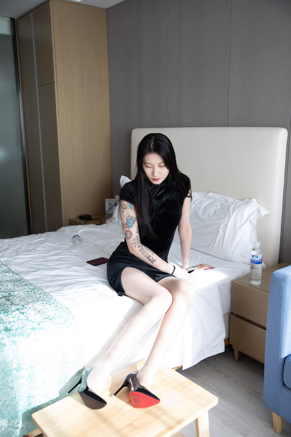 00010英语课本第667章课件.jpg