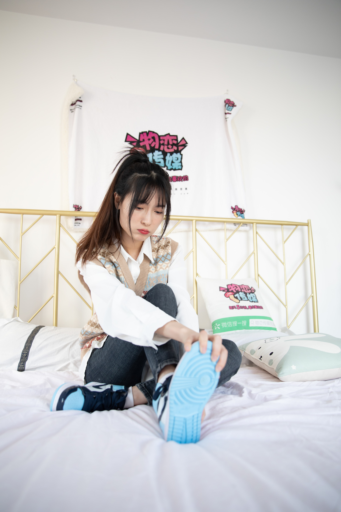 00040英语课本第669章课件.jpg