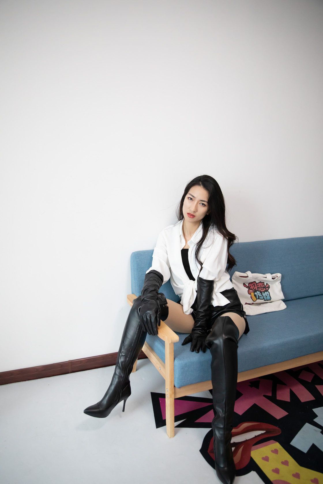 00015英语课本第661章课件.jpg