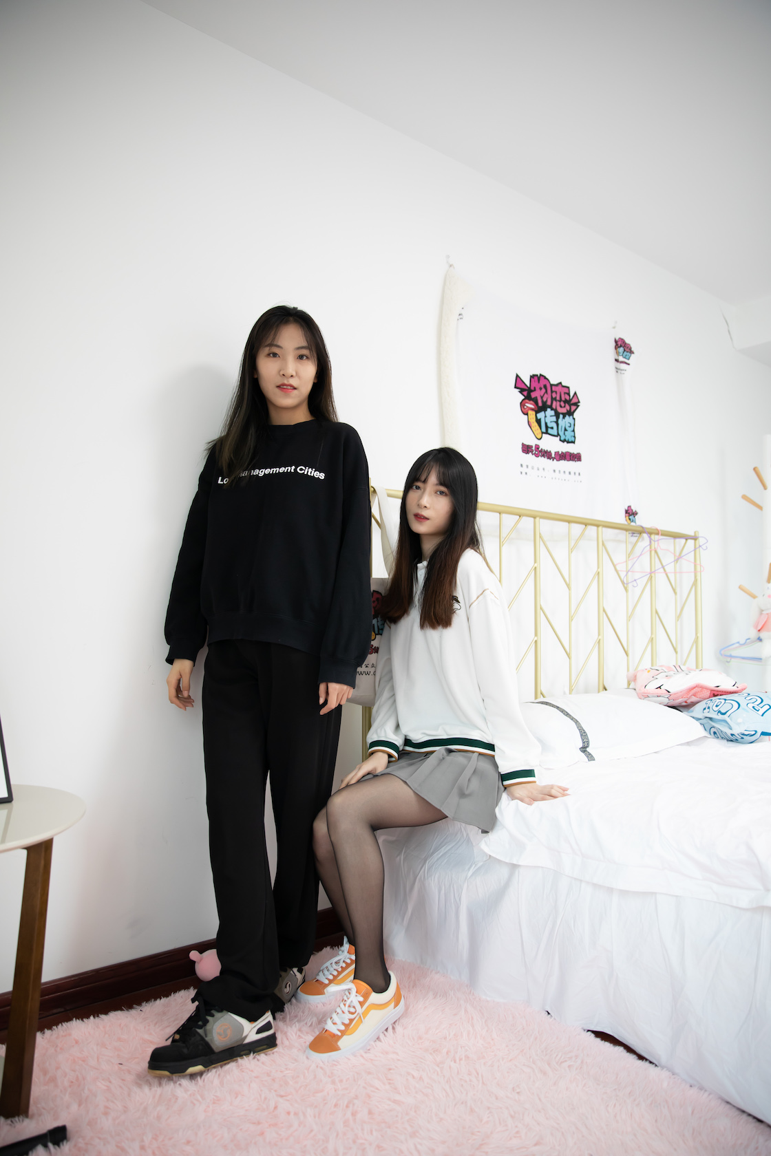 00013英语课本第688章课件.jpg