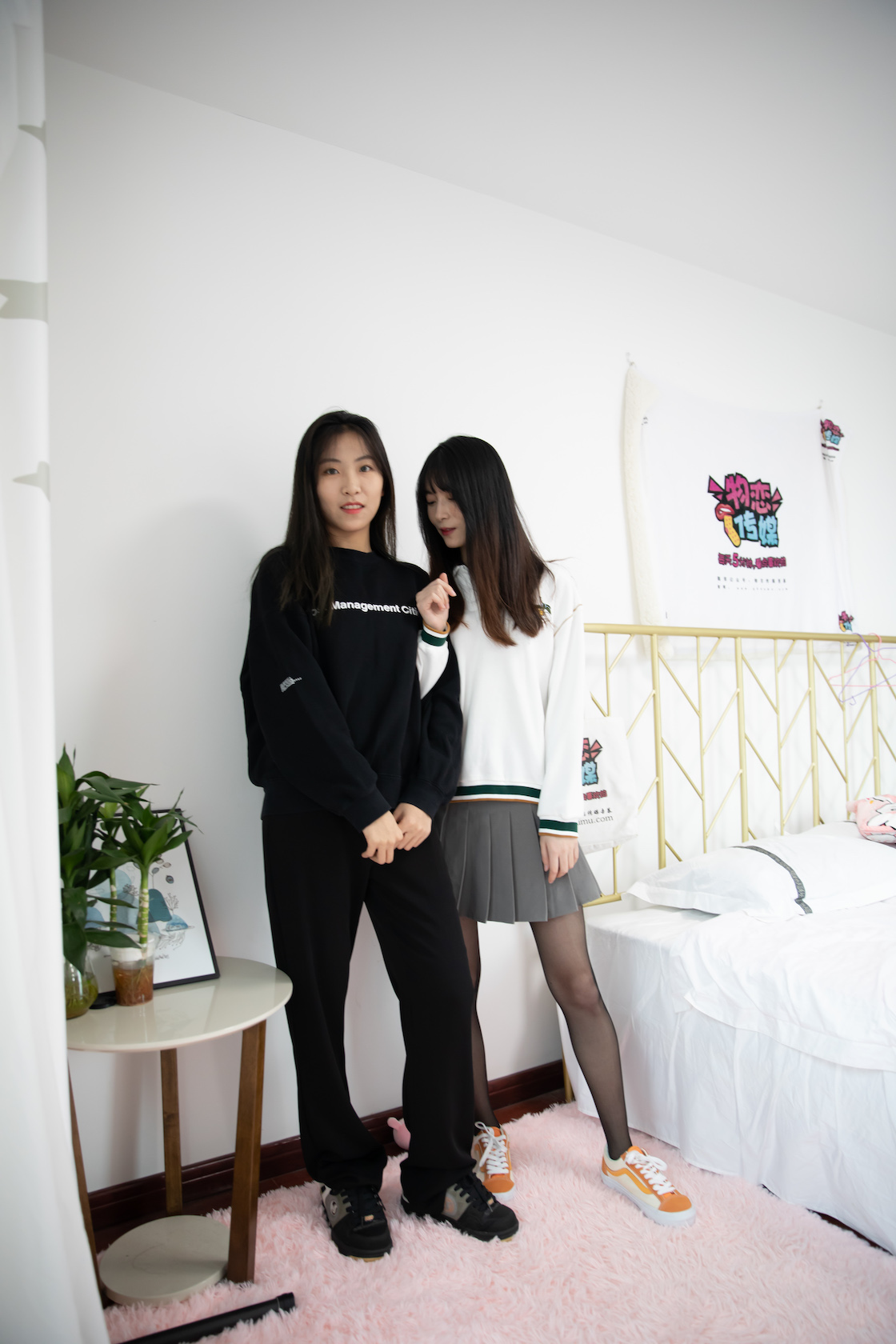 00009英语课本第688章课件.jpg